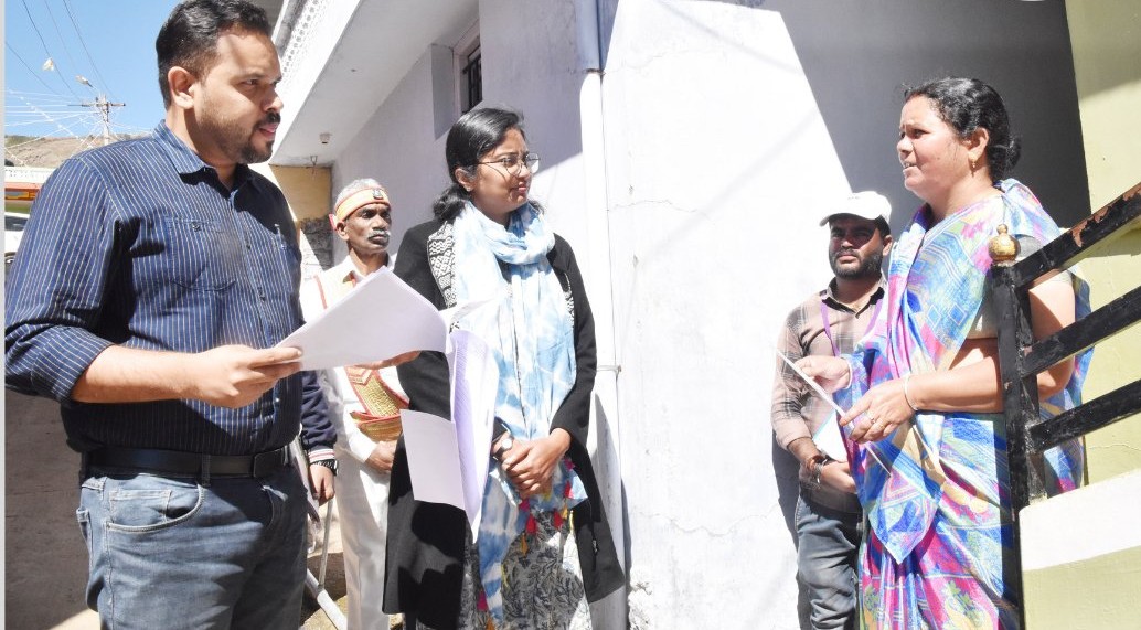 வாக்காளர் பட்டியல் பார்வையாளர் ராகுல்நாத், கலெக்டர் லட்சுமி பவ்யா ஆய்வு