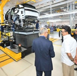 ராணிப்பேட்டை பனப்பாக்கத்தில் திறக்கப்பட்ட டாடா மோட்டார்ஸ் நவீன வாகன உற்பத்தி ஆலை