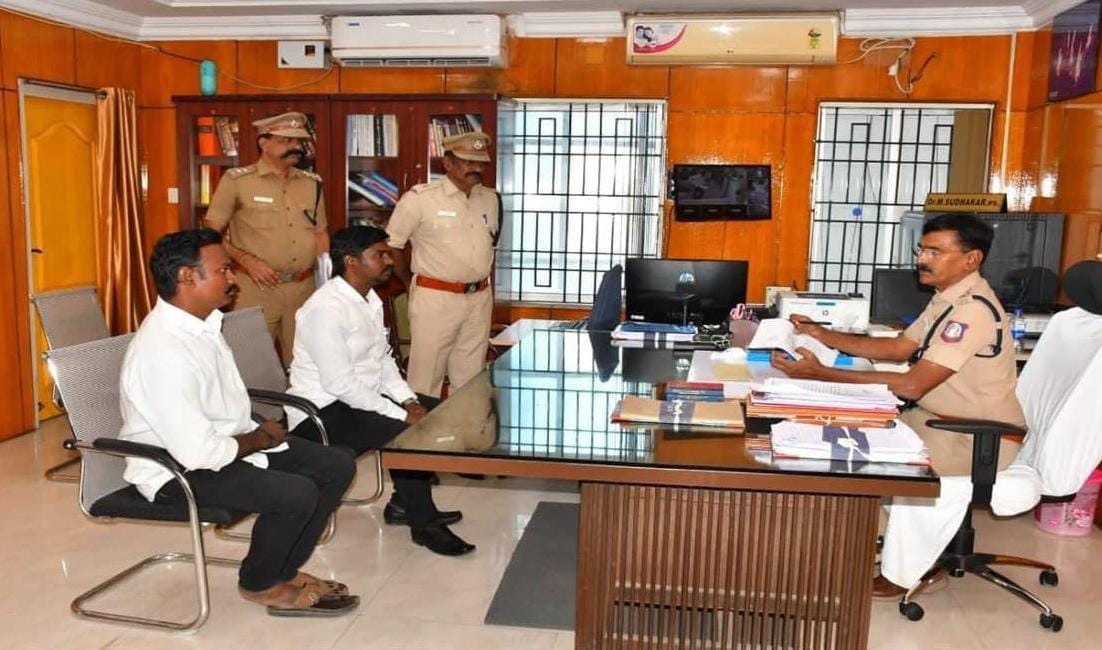 பொதுமக்கள் குறை தீர்வு சிறப்பு மனு விசாரணை முகாம்........