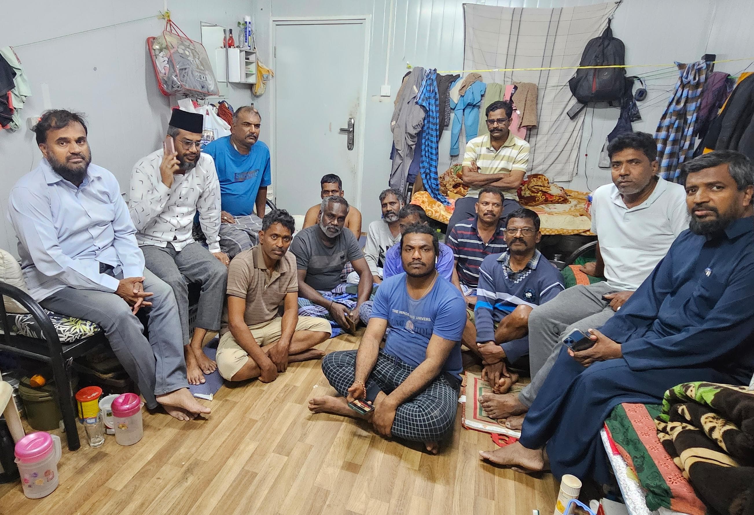 உணவின்றி தவித்த தமிழர்கள் மற்றும் மலையாளிகளுக்கு உணவு பொருட்கள் விநியோகம் செய்த இந்தியன்ஸ் வெல்ஃபேர் ஃபோரம்