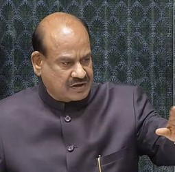 விவாதத்தில் கண்ணியத்தைக் கடைப்பிடிப்பது அவசியம்: மக்களவைத் தலைவா் ஓம் பிா்லா