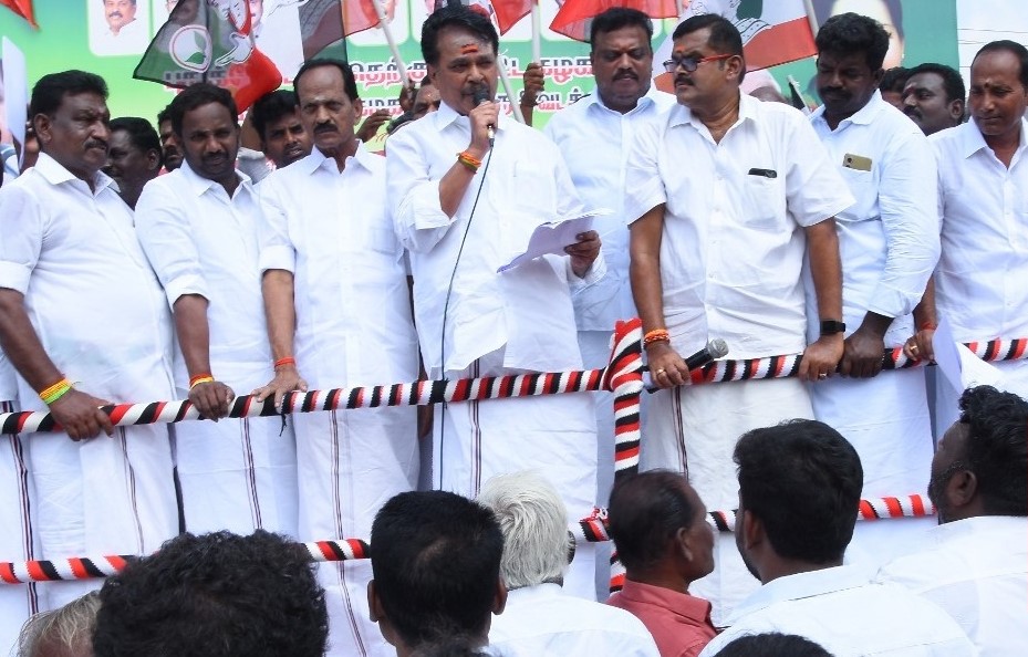 திமுக அரசை கண்டித்து ஆர்ப்பாட்டம்