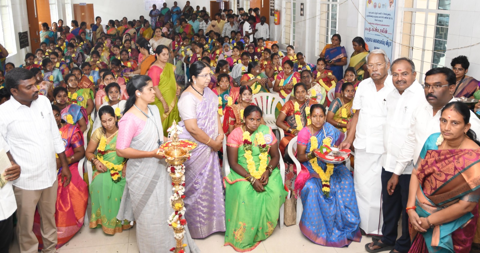 100 கர்ப்பிணிகளுக்கு சமுதாய வளைகாப்பு விழா