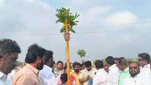 24–ந் தேதி ஜெயலலிதா பிறந்த நாளில் புதிய கட்சி தொடங்குகிறார் சசிகலா பிரமாண்ட பொதுக் கூட்டத்திற்கு பசும்பொன்னில் இன்று பந்தக்கால் நடப்பட்டது