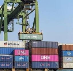 சீன பொருள்கள் இறக்குமதியை குறைத்தது இந்தியா: மத்திய வா்த்தக இணையமைச்சா்