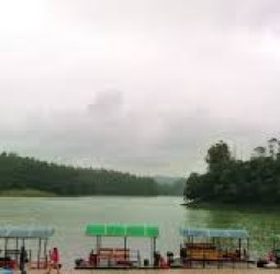 ஊட்டியில் திடீரென படகு சவாரியை நிறுத்தினால் சுற்றுலா பயணிகள் ஏமாற்றம் அடைவார்கள்