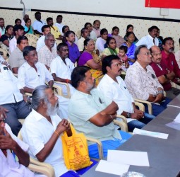 முகவர்கள் கூட்டத்தில் முன்னாள் அமைச்சர் எம்ஆர் விஜயபாஸ்கர் ஆலோசனை