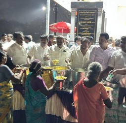 செய்யாறு கலைஞர் சிலை அருகே   5-ம் நாள் அன்னதானம் வழங்கல்!