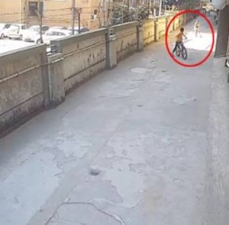 மாஞ்சா நூல் கழுத்தை அறுத்து சைக்கிளில் சென்ற சிறுவன் பலி