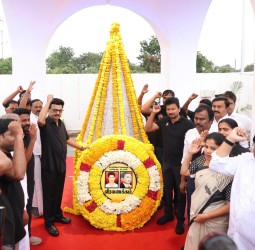 மொழிப்போர் தியாகிகள் தாளமுத்து - நடராசன், அன்னை தருமாம்பாள் நினைவிடங்களில் மரியாதை