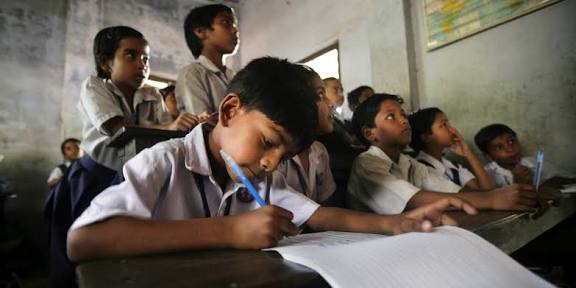 புரியாமல் கற்பதற்கா கல்வி