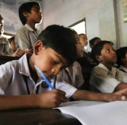 புரியாமல் கற்பதற்கா கல்வி