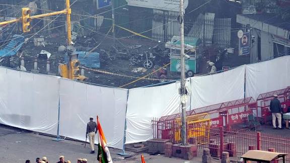 டெல்லி செங்கோட்டை குண்டு வெடிப்பில் தொடர்புடைய மருத்துவர்கள் அப்பாவிகள் பெயரில் சிம் கார்டுகள் வாங்கி பயன்படுத்தியது அம்பலம்