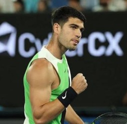 ஆஸ்​திரேலிய ஓபன் டென்னிஸ்: அரை இறுதிக்கு முன்​னேறி​னார் அல்​க​ராஸ்!