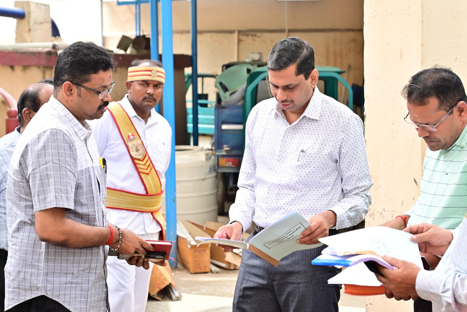 குடிநீர் பிரச்சினை தொடர்பாக கலெக்டர் இளம்பகவத் ஆய்வு