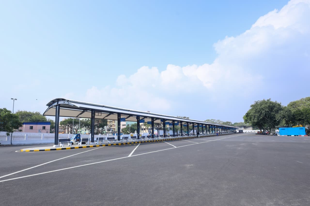 ராயபுரத்தில் புதிதாக அமைக்கப்பட்டு வரும் தற்காலிக எம்டிசி பேருந்து நிலையத்தின் இறுதிக்கட்டப் பணி