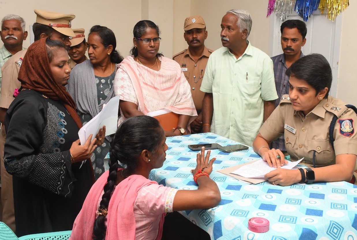 எஸ்பி .அனிதா தலைமையில் நேற்று சிறப்பு மனு முகாம்