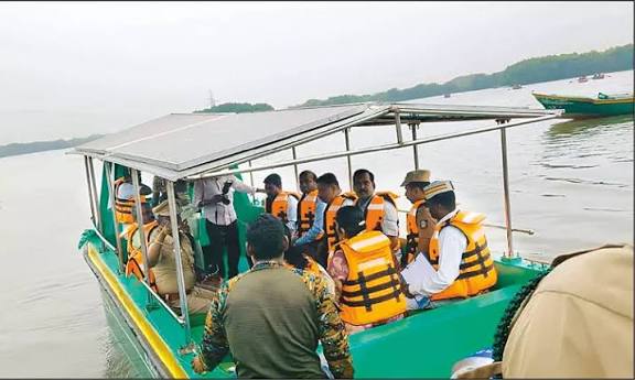 தமிழ்நாட்டில் முதல் முறையாக சோலார் மூலம் இயங்கும் படகு சேவை தொடக்கம்