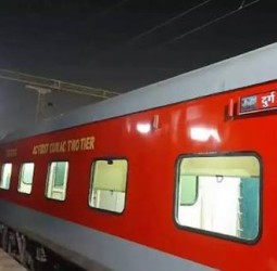 எல்.எச்.பி. ரயில் பெட்டிகள் தயாரிப்பு 18 சதவீதம் அதிகரிப்பு