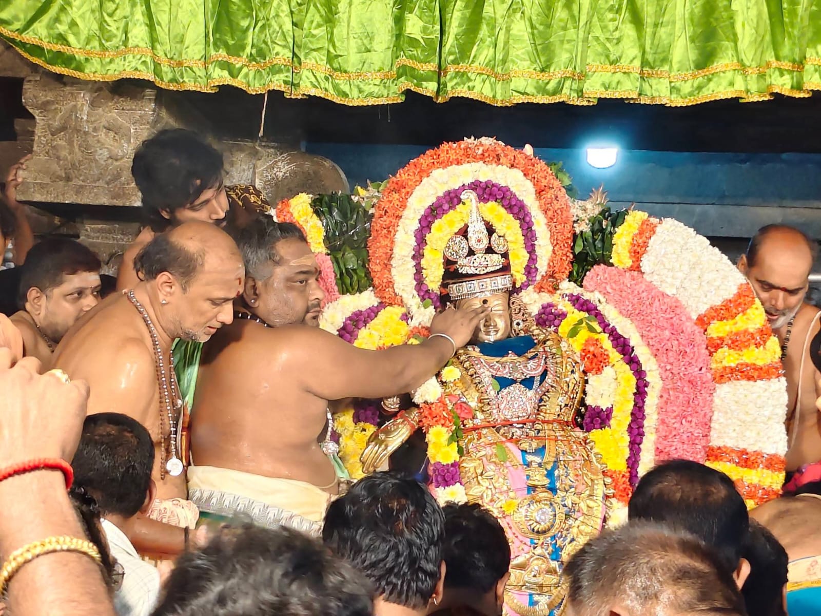 அலங்கார ரூபத்தில் எழுந்தருளிய சிவகாமசுந்தரி தாயார்