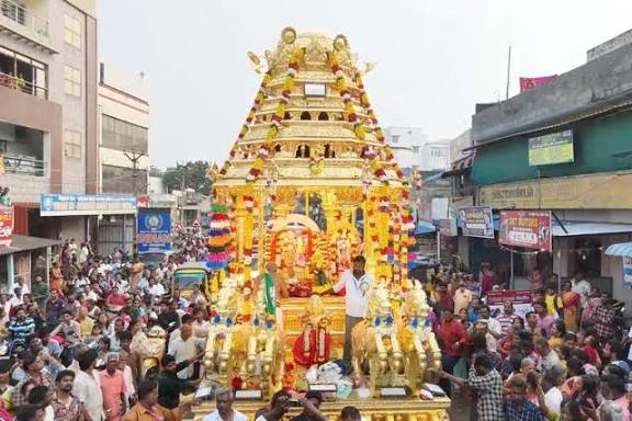 காஞ்சிபுரம் ஏகாம்பரநாதா் கோயில் தங்கத்தோ் திருவிழா நடத்துவதில் குழப்பம்