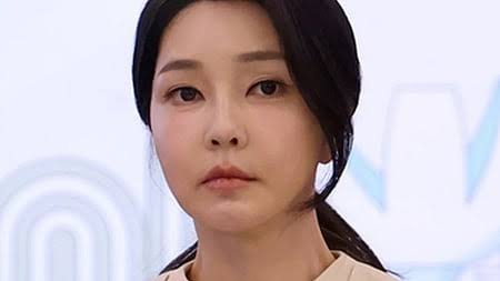 தென்கொரியா முன்னாள் அதிபா் மனைவிக்கு ஊழல் வழக்கில் 20 மாத சிறை தண்டனை