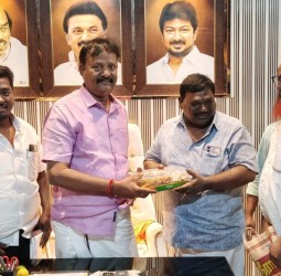 ஆங்கில புத்தாண்டை முன்னிட்டு வாழ்த்து