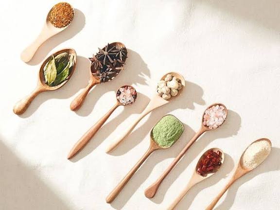 பாரம்பரிய வீட்டு வைத்தியம் – இயற்கை முறையில் உடல் நல பராமரிப்பு