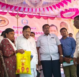 அக்ராவரம் ஆகிய பகுதிகளில் 7440 அட்டை தாரர்களுக்கு பொங்கல் பரிசு தொகுப்பு
