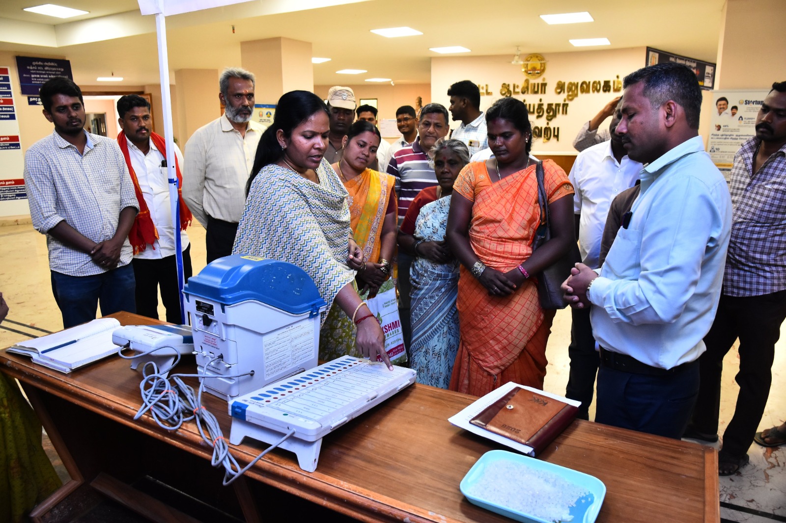 வாக்குப்பதிவு இயந்திரம் மற்றும் VVPAT செயல் விளக்க விழிப்புணர்வு