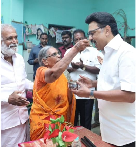 கடற்கரைச் சாலையில் நகர்ப்புற நலவாழ்வு மையத்தில் முதலாமவர் ஸ்டாலின் பொங்கல் விழா