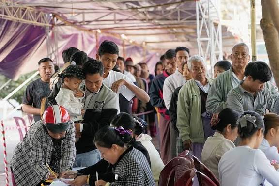 மியான்மரில் இறுதிக்கட்ட வாக்குப் பதிவு நிறைவு: அதிகாரபூா்வமாக ஆட்சியைக் கைப்பற்ற ராணுவம் தீவிரம்