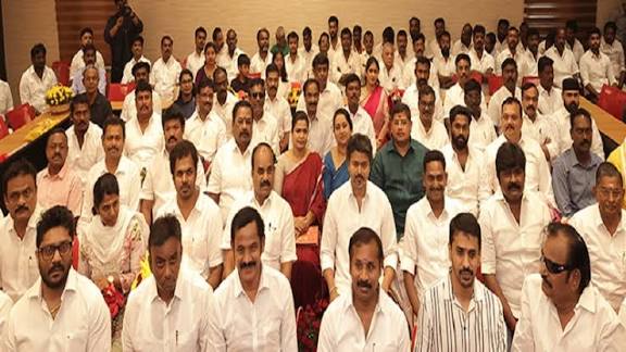 விஜய் முன்னிலையில் த.வெ.க.வில் இணைந்த காமராஜர் பேத்தி மயூரி கண்ணன்