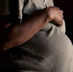 மகாராஷ்டிராவில் சாலை வசதி இல்லாததால் 6 கி.மீ. நடந்து சென்ற கர்ப்பிணி உயிரிழப்பு