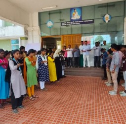 அரசு கல்லூரியில் தீண்டாமைக் ஒழிப்பு உறுதிமொழி ஏற்பு