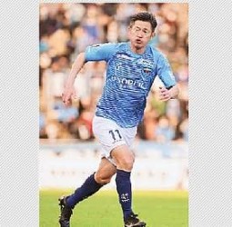 ஓய்வுபெறும் வயதிலும் ஓடி விளையாடும் வீரா்