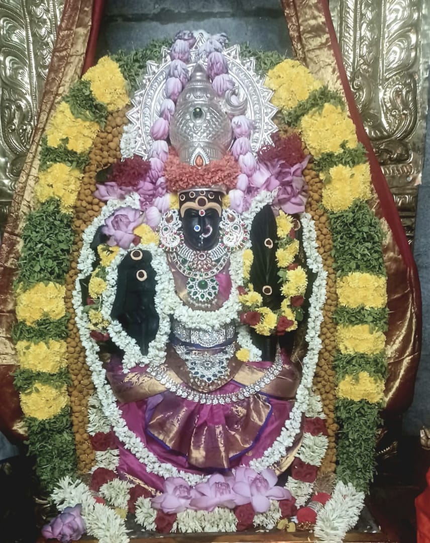 உக்கல் அருள்மிகு மடாவளம் ஸ்ரீ காமாட்சி அம்பாள் கோயில் மகா ஆரத்தி தரிசனம்: