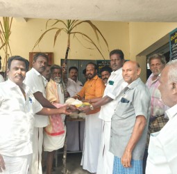 ரூபாய் 3000 ரொக்க பணத்துடன் கூடிய பொங்கல் பரிசு