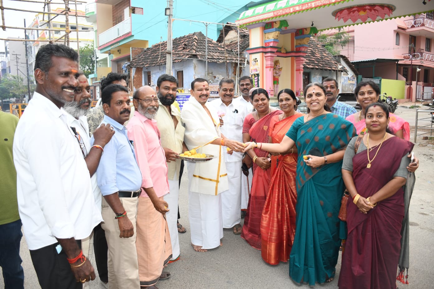 பாஜக புதிய தேசிய தலைவராக நிதின்நபின் தேர்வு ,பாஜகவினர் அர்ச்சனை