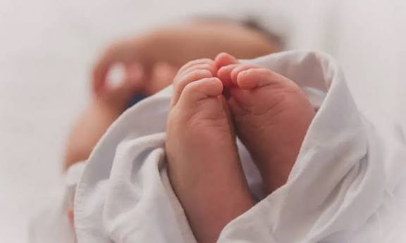 ஆந்திராவில் ஒரே பிரசவத்தில் 3 குழந்தைகளை பெற்றெடுத்த இளம்பெண்