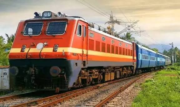 பயணிகள் கவனத்திற்கு..! இந்த விதிமுறைகள் தெரியாமல் ரெயிலில் பயணம் செய்தால் ‘அபராதம்’ கட்டணும்..!!