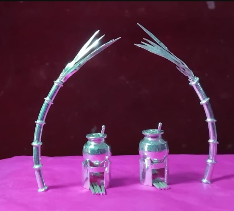 12 கிராம் வெள்ளியில் தயாரித்த கரும்பு, பொங்கல் பானை