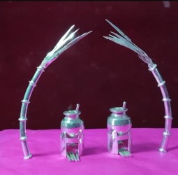 12 கிராம் வெள்ளியில் தயாரித்த கரும்பு, பொங்கல் பானை