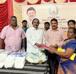 திருவண்ணாமலை மாவட்டத்தில் 1079 அர்ச்சகர்கள் மற்றும் பூசாரிகளுக்கு புத்தாடைகள்