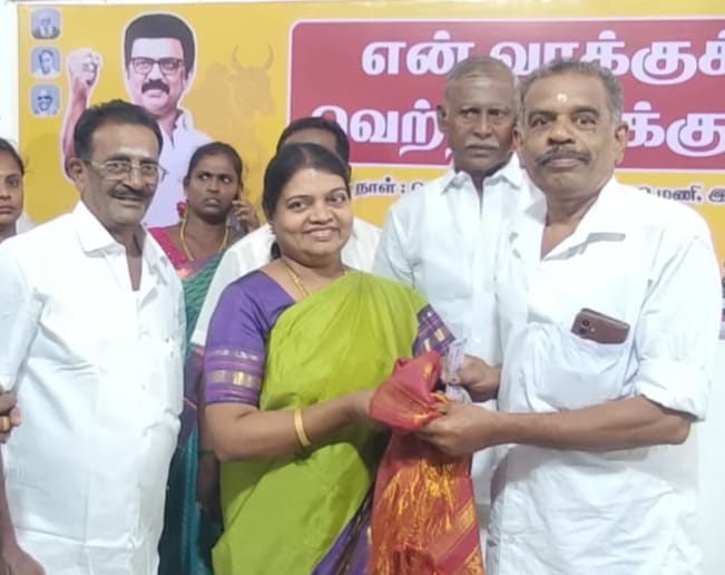 திருவைகுண்டம் திமுக நிர்வாகி கருணா இசக்கியப்பன் புத்தாண்டு வாழ்த்து