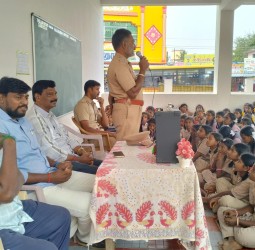 பெண் கல்வியும் பாதுகாப்பும்: விழிப்புணர்வு நிகழ்ச்சி..!