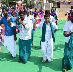 கிணத்துக்கடவு ஒன்றியம் வடசித்தூர் பெரியார்நினைவு சமத்துவபுரத்தில் நேற்று நடந்த சமத்துவ பொங்கல்