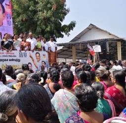 பரமத்தி வேலூர் அருகே பிலிக்கல்பாளையத்தில் அதிமுக சார்பில் நேற்று ஆர்ப்பாட்டம்