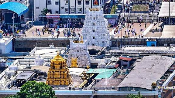 ஏழுமலையானின் உண்டியல் காணிக்கையை மேஜை மீது ஏன் எண்ண கூடாது? - ஆந்திர உயர் நீதிமன்றம் கேள்வி