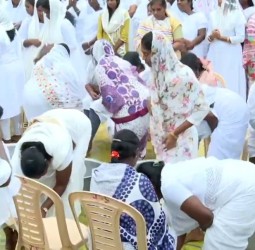 திருவள்ளூர் அருகே சமத்துவத்தை உணர்த்தும் பாதம் கழுவுதல் ஆராதனை நிகழ்வு